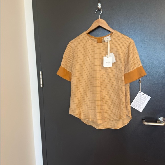 ALYSI NWT size 42 (6 US see measur) Women's Checkered Blouse with lovely buttons - Picture 14 of 15